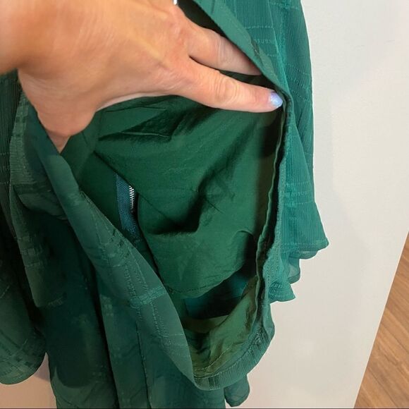 Saints + Secrets green romper 8 - Picture 7 of 13